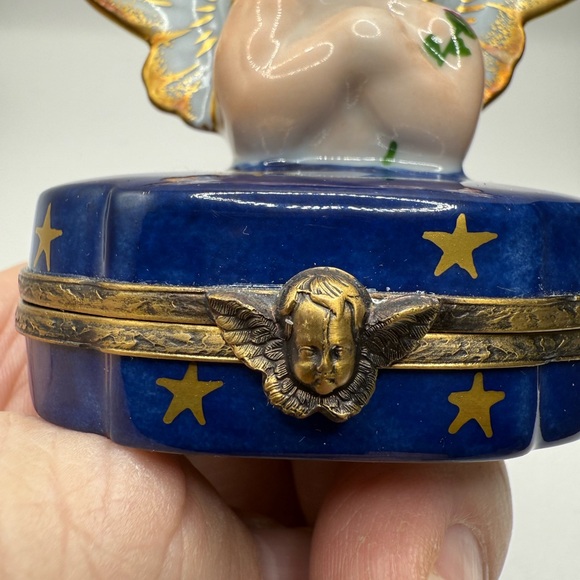 Limoges Porcelain Angel Trinket Box with Blue Trim - Picture 9 of 9